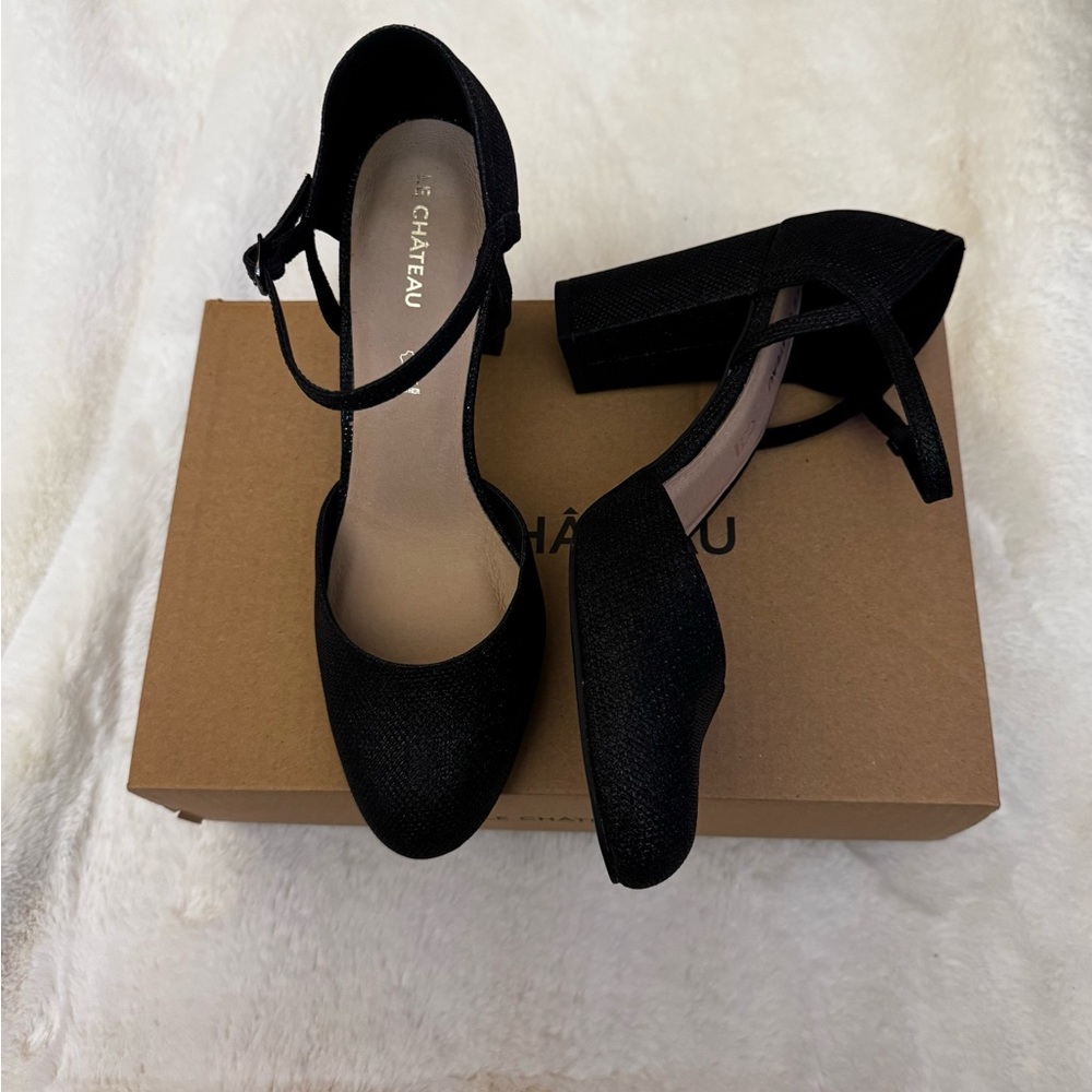 Brand new sparkle Le Chateau Black Women's Heels